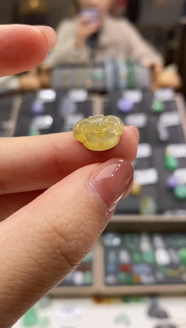 颈饰未镶嵌翡翠如意