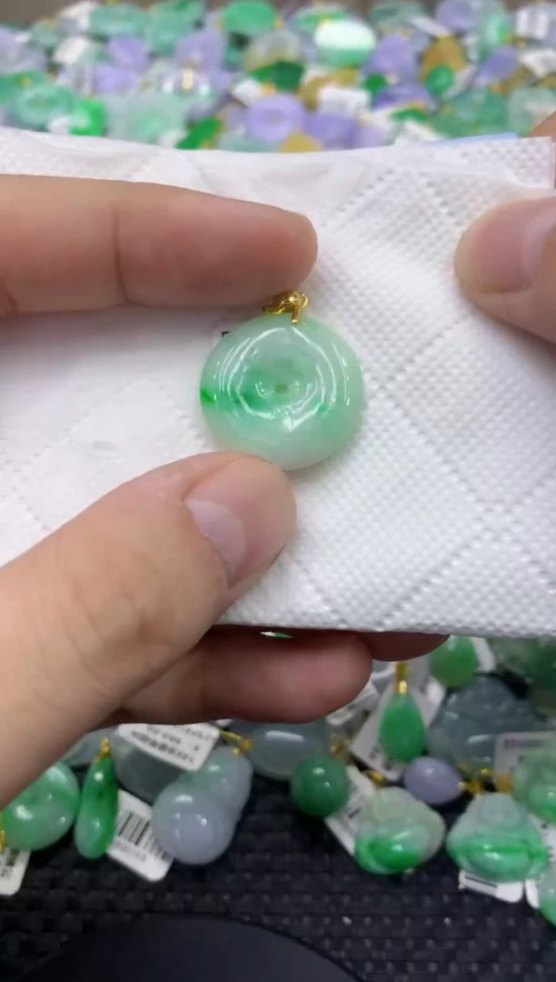 颈饰未镶嵌翡翠天然缅甸翡翠A货