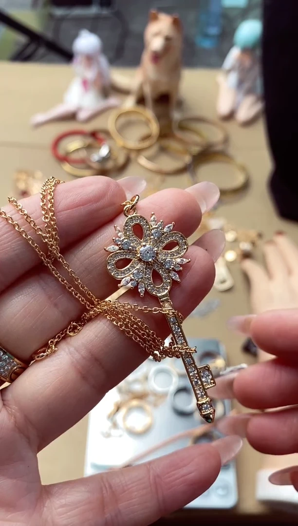 瓷片E****3大姐夫的后花园