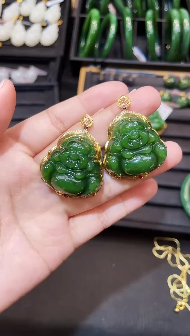 和田玉18K金镶嵌吊坠(赠链)30多样性发一