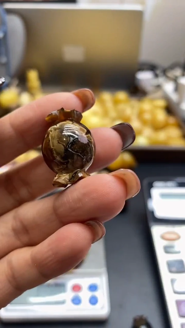 琥珀未镶嵌珠宝奇石诗***啦637