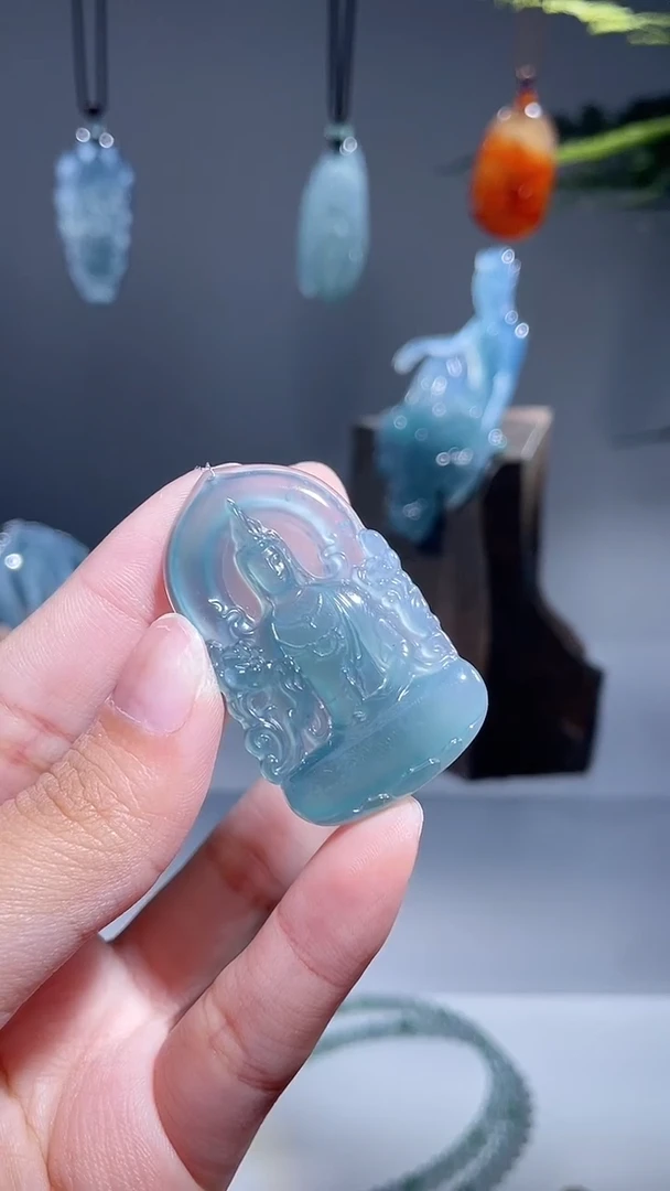 颈饰未镶嵌翡翠观音