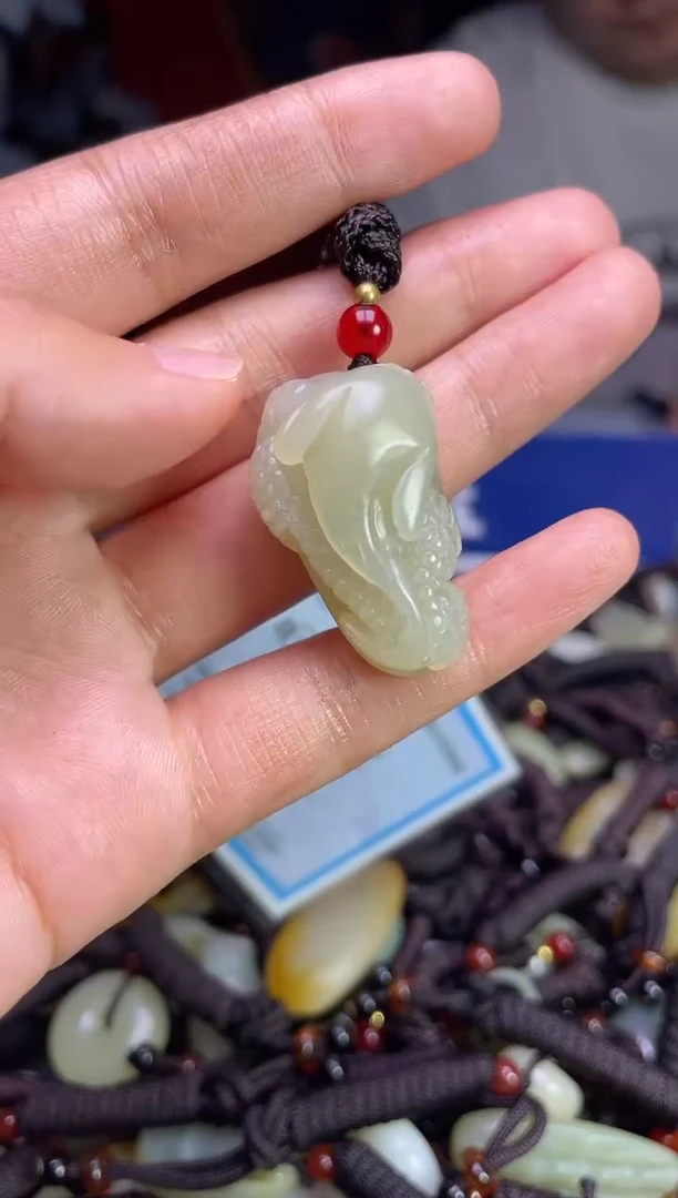 未镶嵌和田玉挂件1