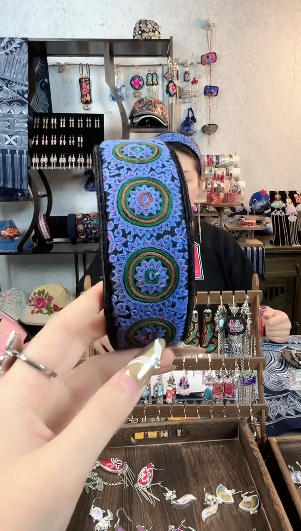 织绣彩云南阁民族风老绣非遗饰品131