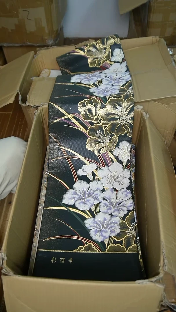 织绣18织金花卉图