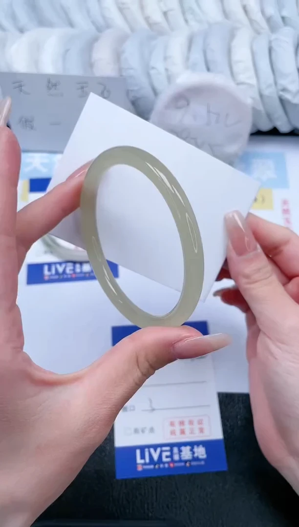 【闪购商品】石英质玉手镯未镶嵌T130-60