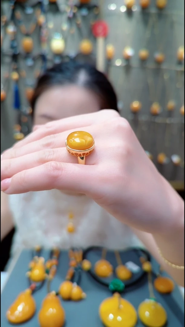 银S925镀金镶嵌蜜蜡珠宝奇石﹣C764蜜蜡戒指