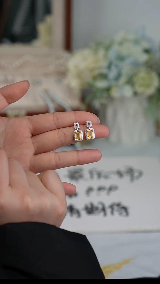 【闪购商品】黄晶耳饰银S925镶嵌耳饰