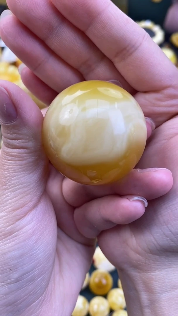 【闪购商品】琥珀裸石未镶嵌月.43/卡39.8