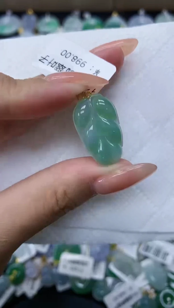 颈饰18K金镶嵌翡翠11111111111