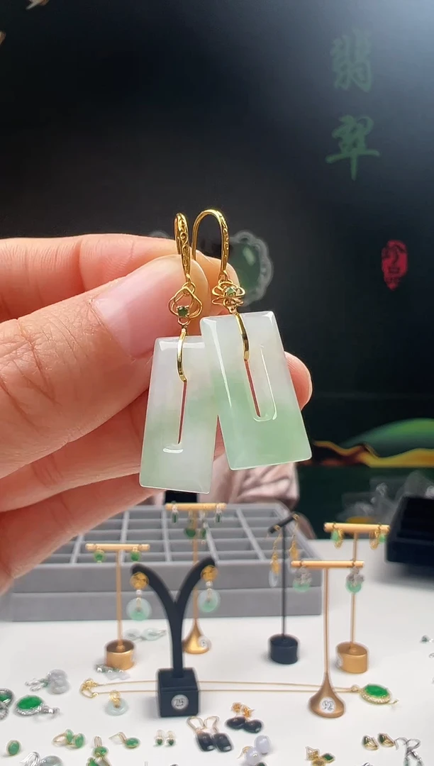 18K金镶嵌翡翠耳饰001