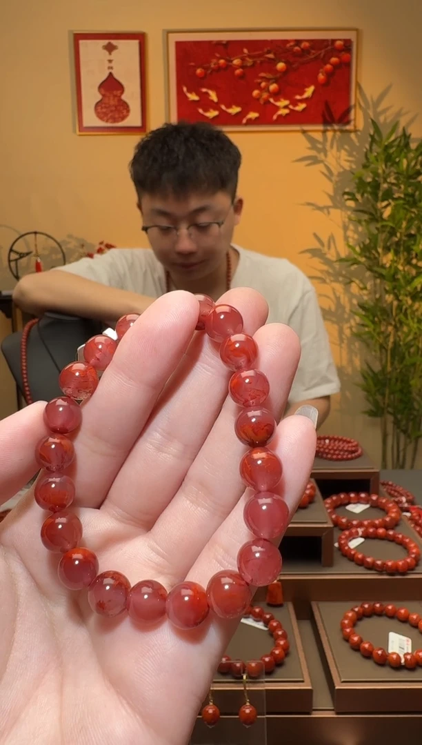 南红玛瑙手串未镶嵌一条约9mm 多样性发货