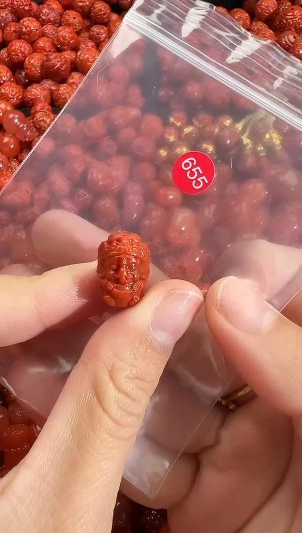 颈饰未镶嵌南红玛瑙1