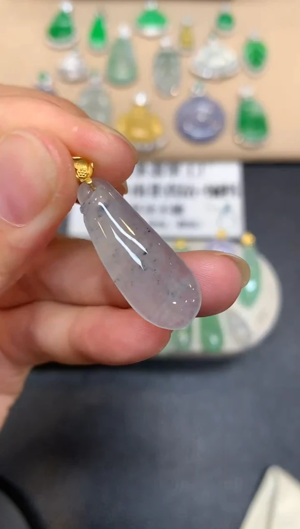 颈饰18K金镶嵌翡翠福瓜【无服务费