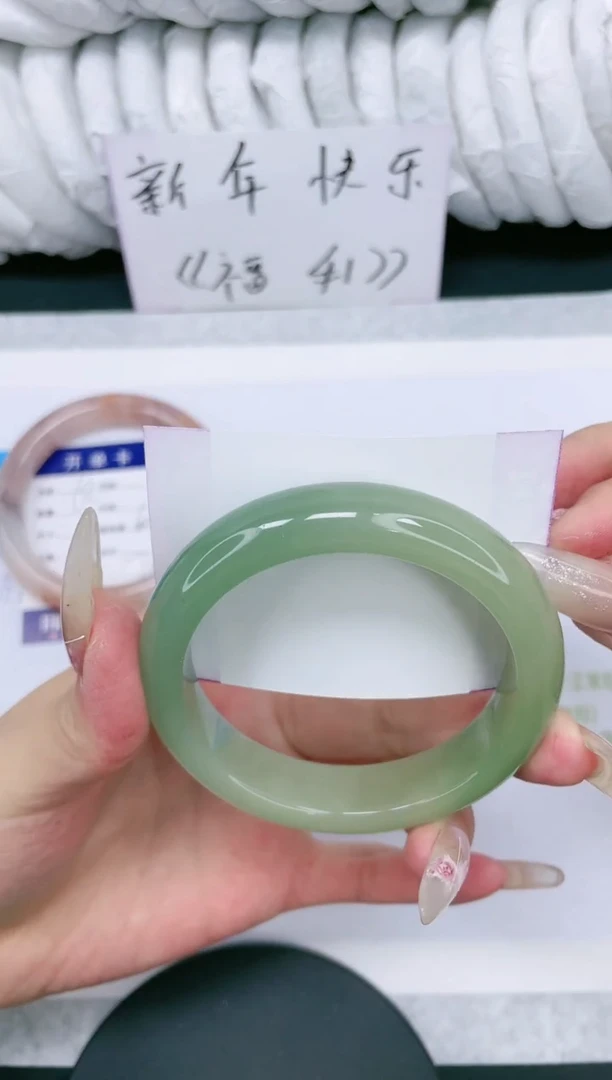 【闪购商品】石英质玉手镯未镶嵌多样性发货-63-56/7