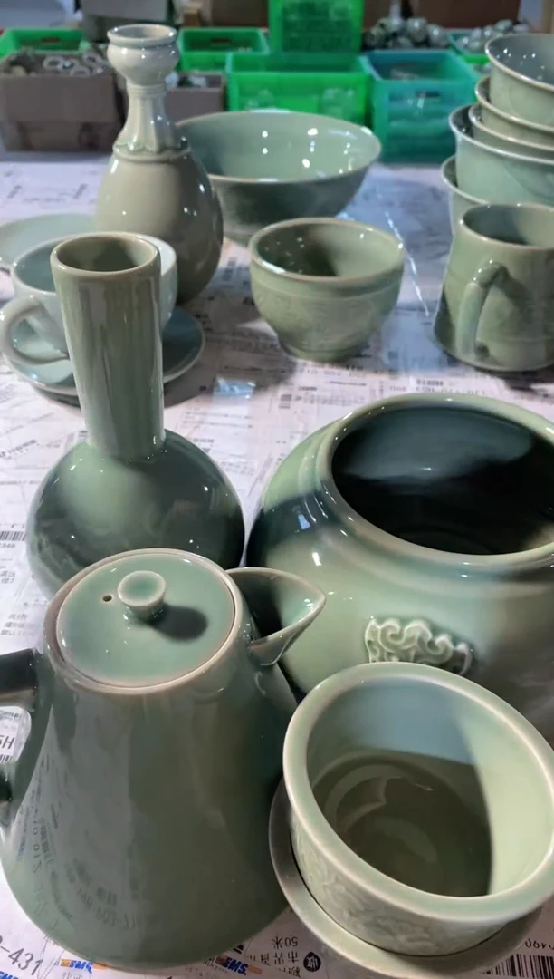 微瑕 水洗陕科茶壶 青釉花瓶 2个郎林罐