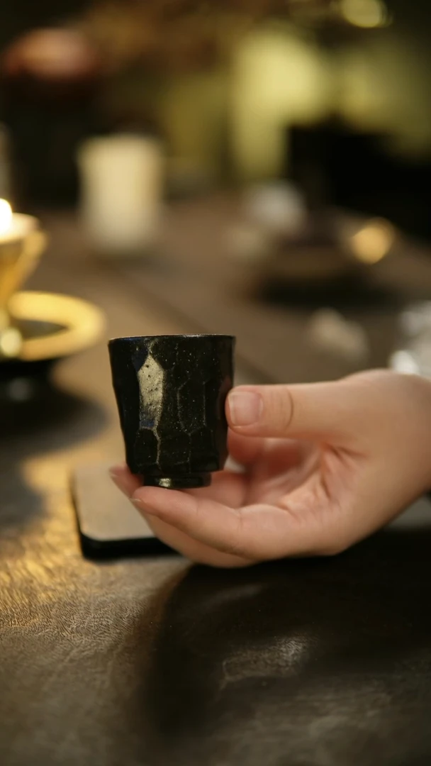 阿眠      松风舍手作陶泥黑金瓜棱小单杯