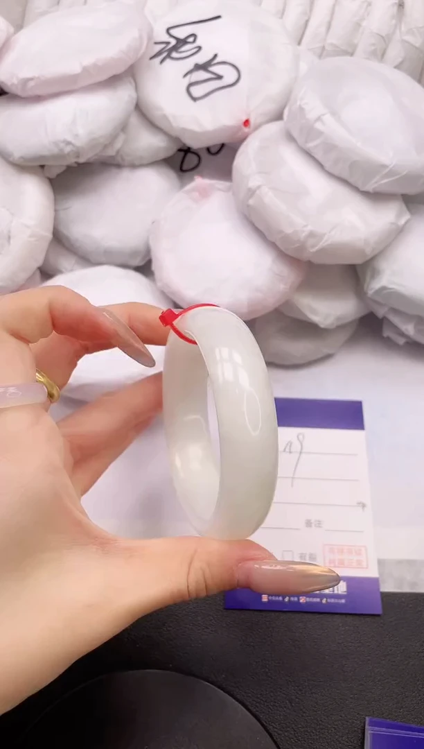 【闪购商品】和田玉手镯未镶嵌18L119-56