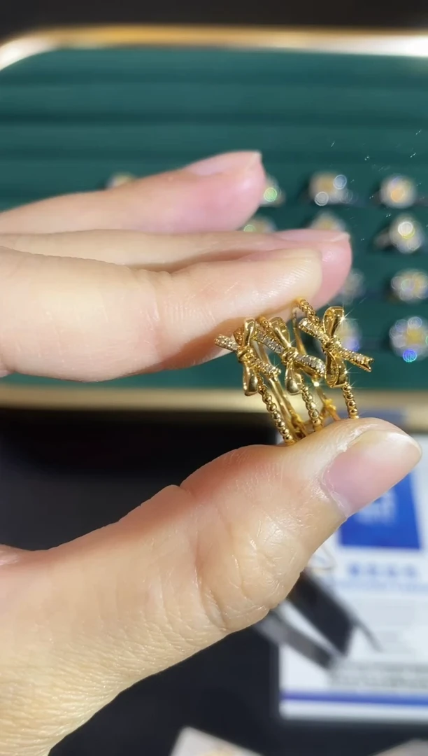 18K金镶嵌戒指钻石多样性发一