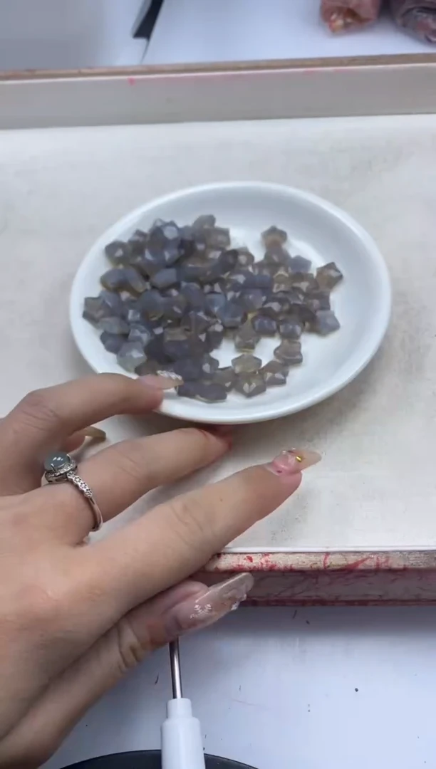 【闪购商品】玛瑙/玉髓颈饰未镶嵌w2187烟灰玛瑙星星10mm*10颗