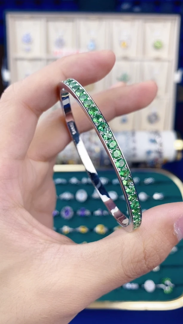 【闪购商品】石榴石（沙弗莱）手镯银S925镶嵌带证书