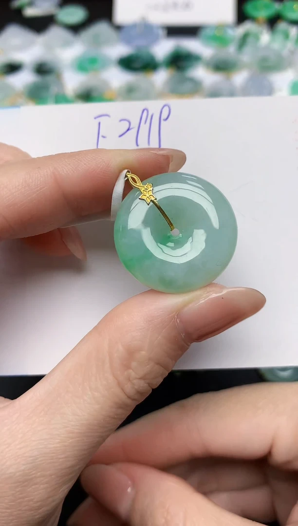 颈饰18K金镶嵌翡翠天然缅甸A货翡翠百元以上9元证书费自理