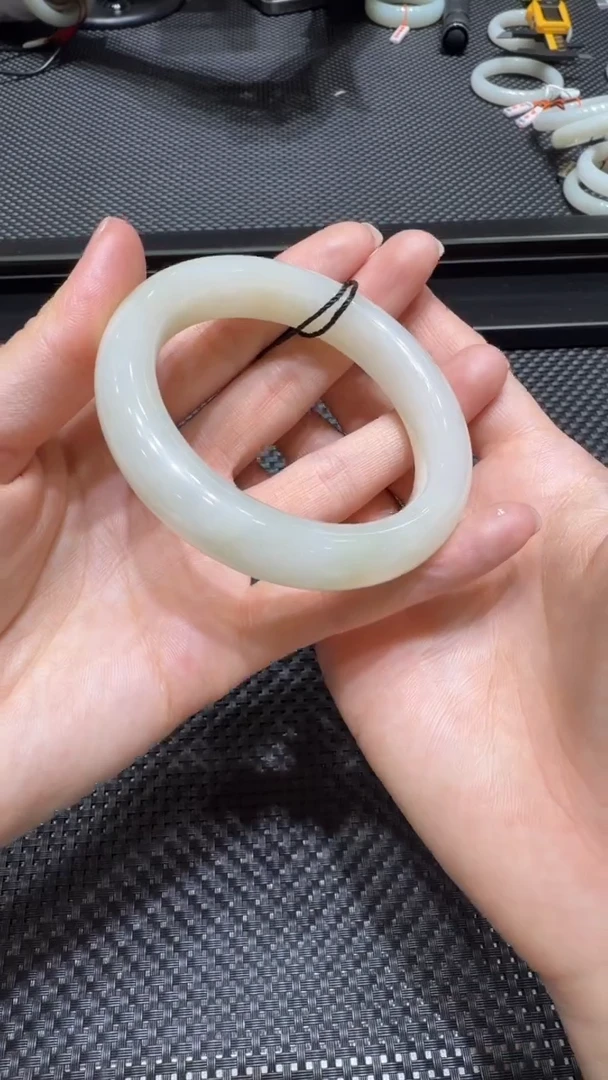 颈饰未镶嵌和田玉手镯54