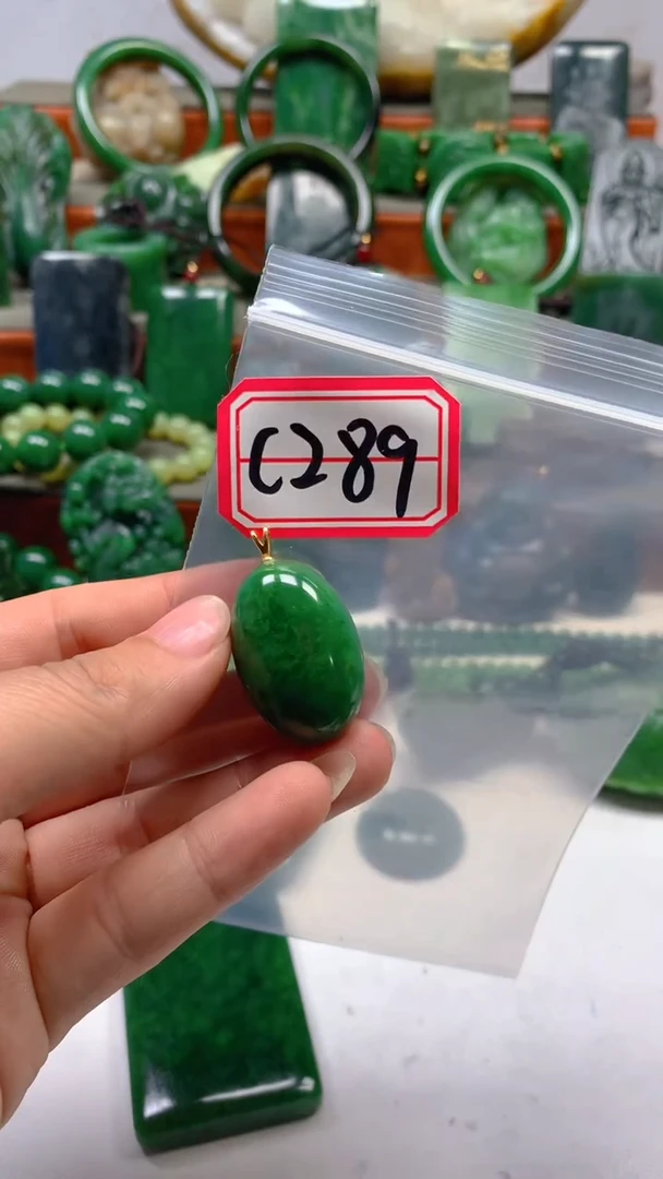 和田玉未镶嵌珠宝半成品1