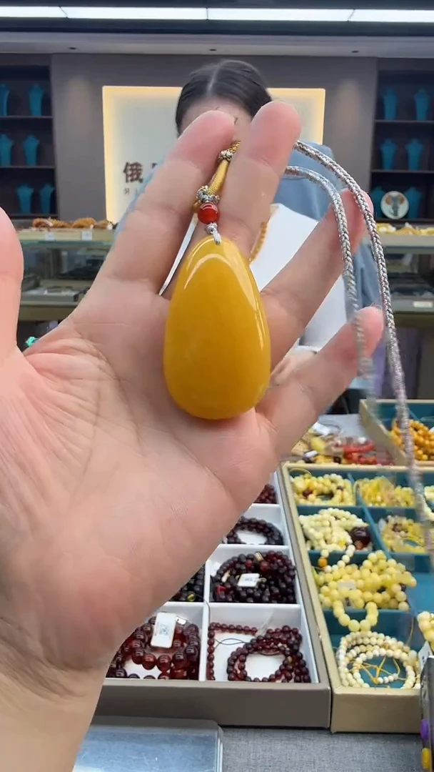 琥珀颈饰未镶嵌55秒拍号 假一罚三