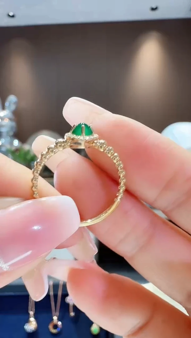 【闪购商品】祖母绿戒指18K金镶嵌祖母绿戒指17号