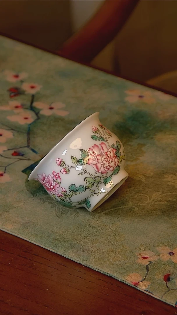 杯手工手绘杯杯很美丽