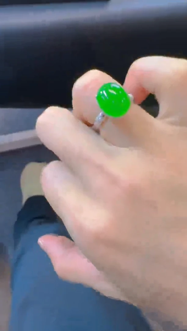 18K金镶嵌戒指翡翠天然A货翡翠