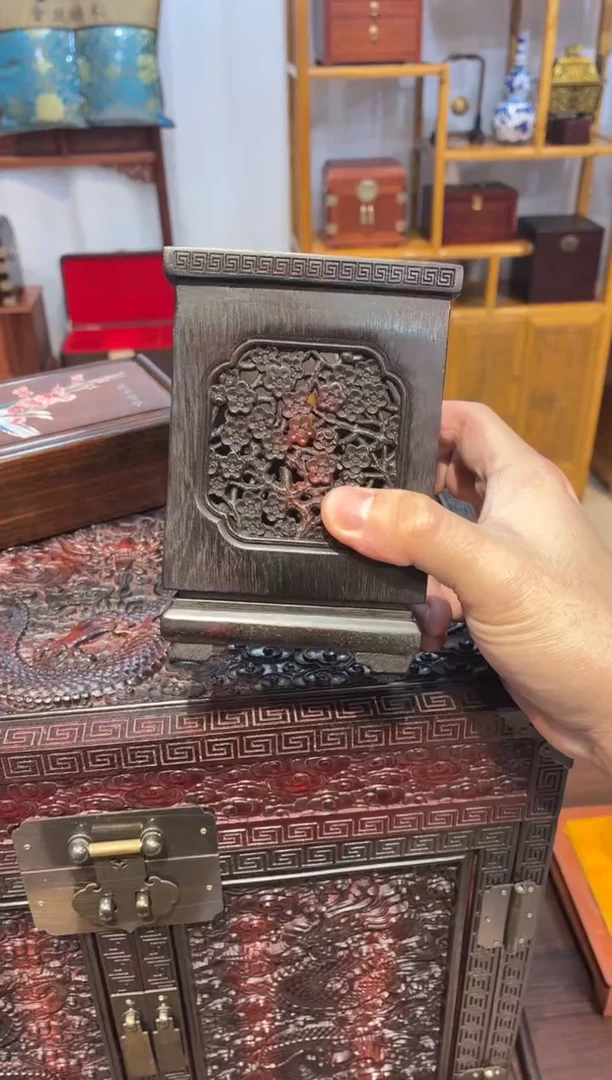 红酸枝木类成套家具红酸枝笔筒