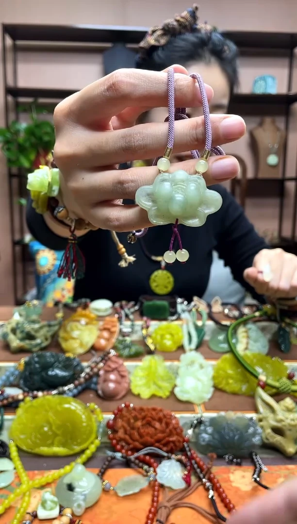 未镶嵌岫玉吊坠·