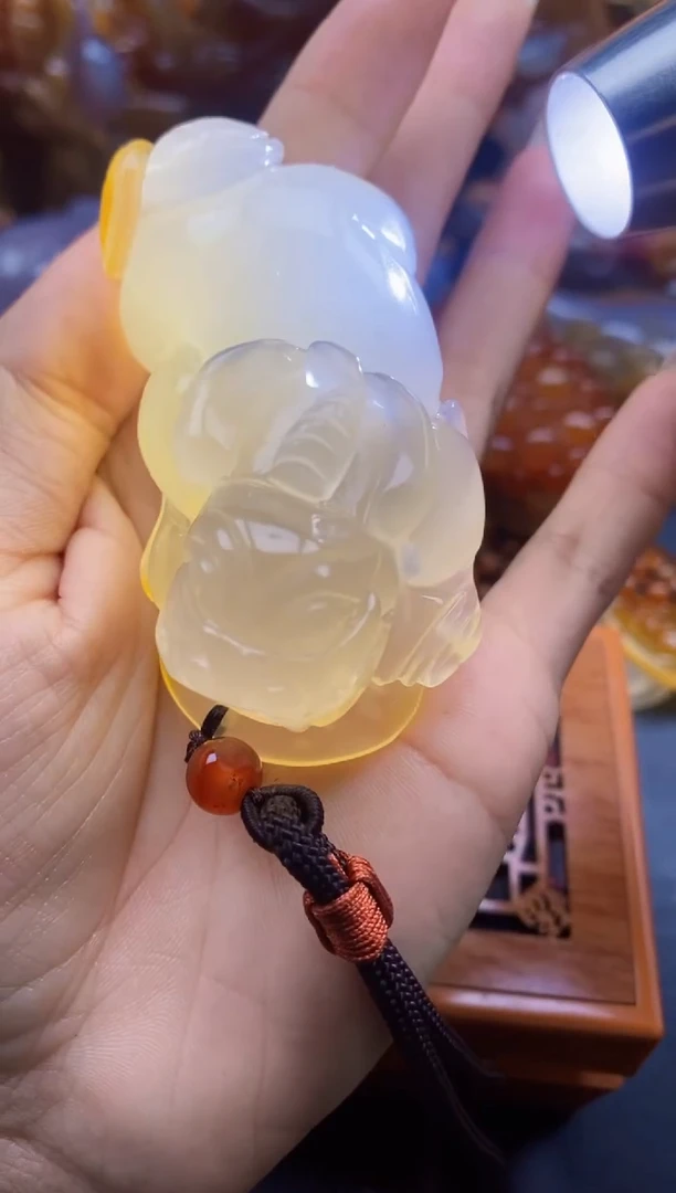 玛瑙/玉髓挂件未镶嵌紅****ᶜll
