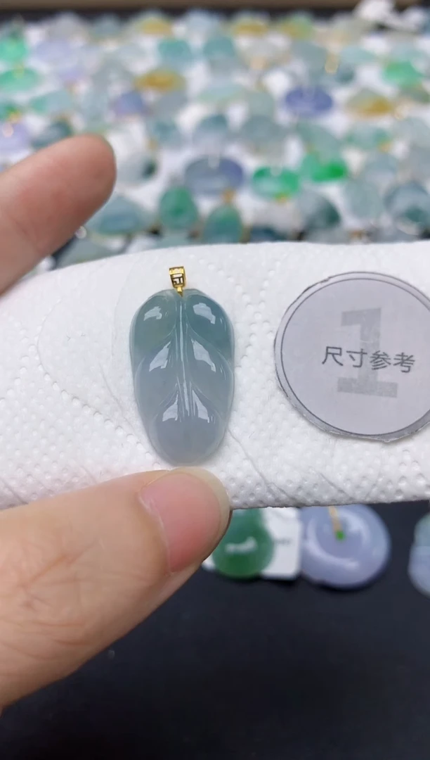 翡翠18K金镶嵌颈饰天然缅甸A货翡翠