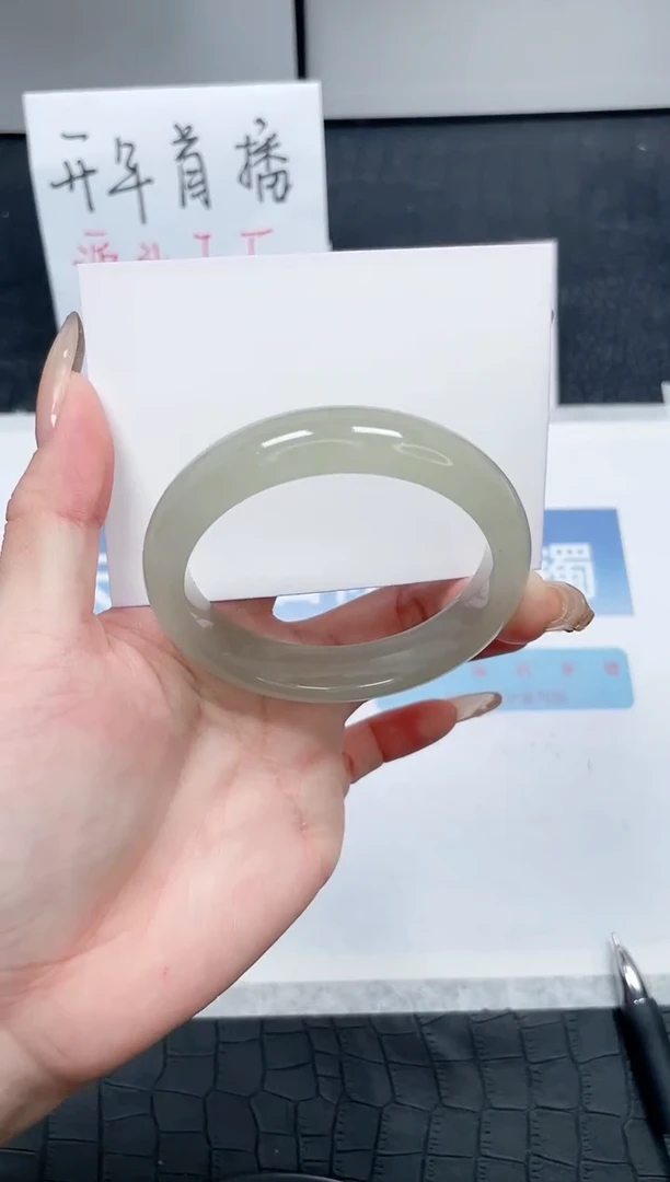 【闪购商品】石英质玉手镯未镶嵌T33-55