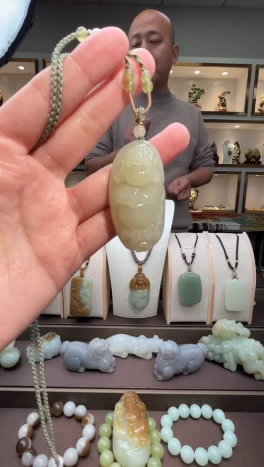 颈饰未镶嵌和田玉苏