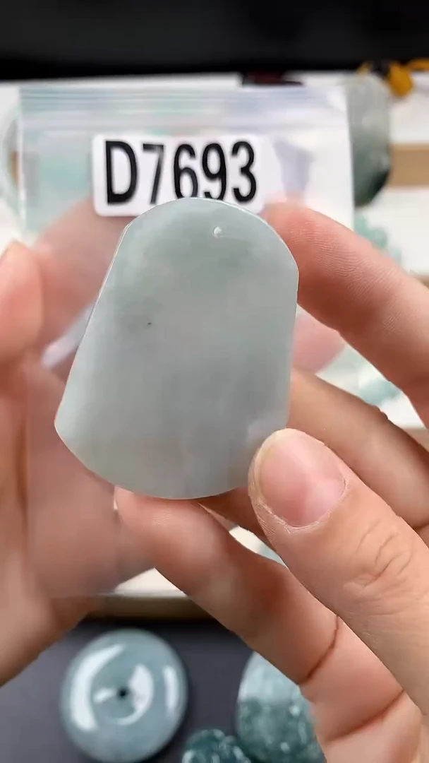 颈饰未镶嵌翡翠天然翡翠吊坠挂件