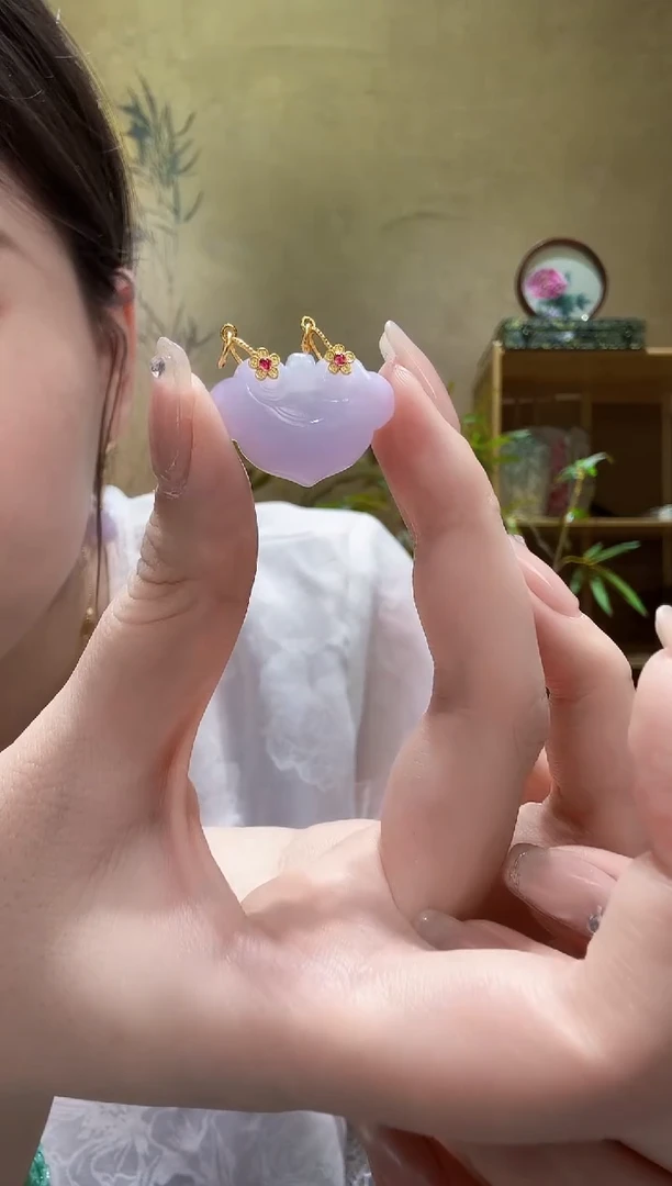 颈饰未镶嵌翡翠吊坠