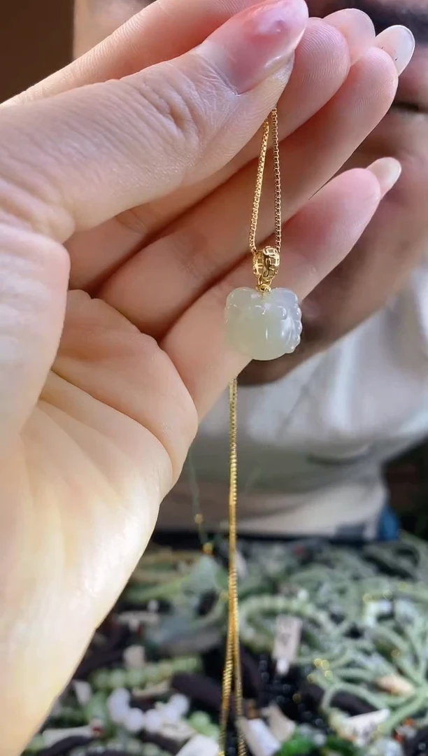 和田玉未镶嵌颈饰多样性发货，拍一发一