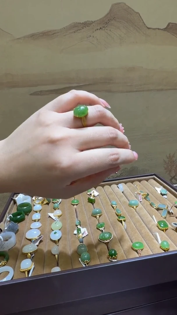 颈饰18K金镶嵌和田玉戒指备注圈口11-19