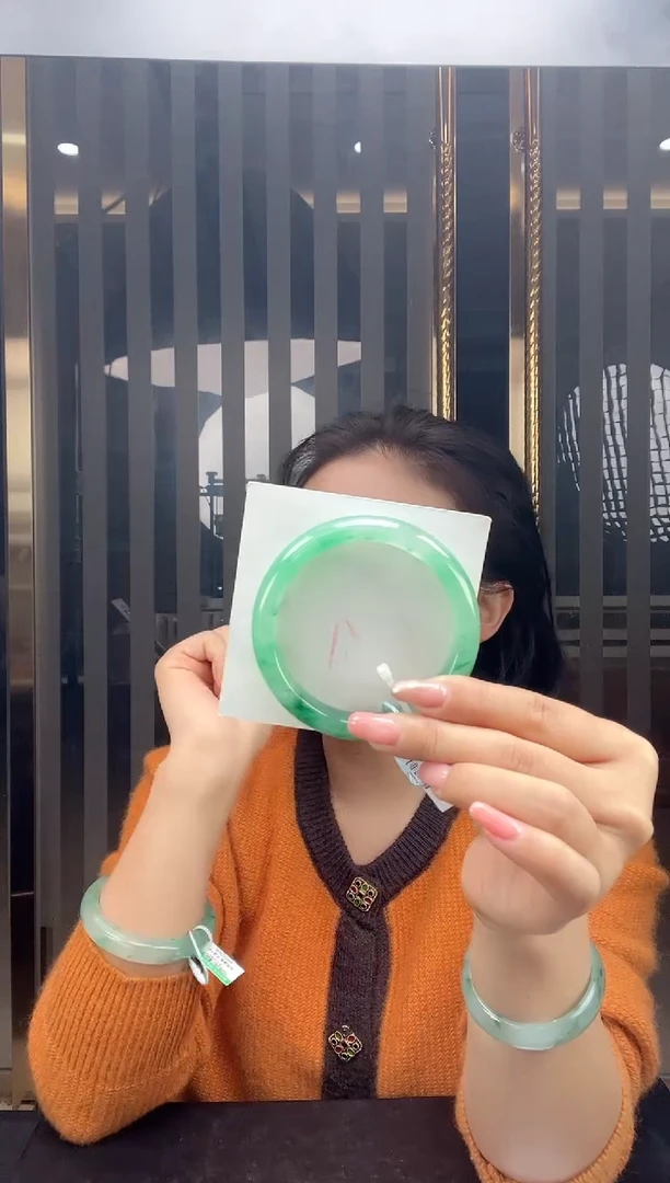 未镶嵌手镯石英质玉（非洲翠）3