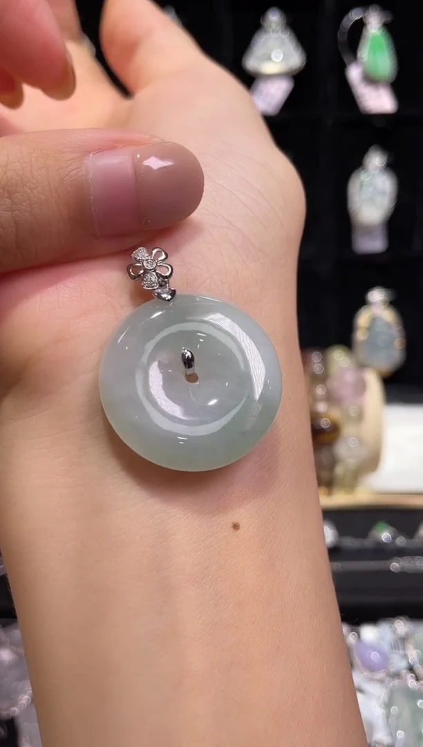 18K金镶嵌定制翡翠1平安扣