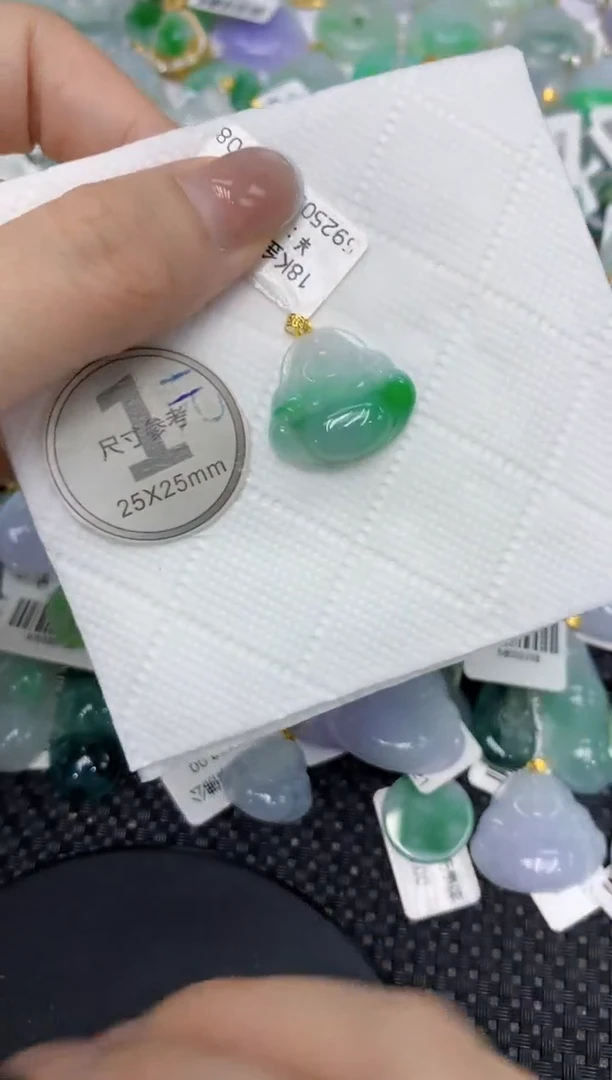 颈饰18K金镶嵌翡翠1111111