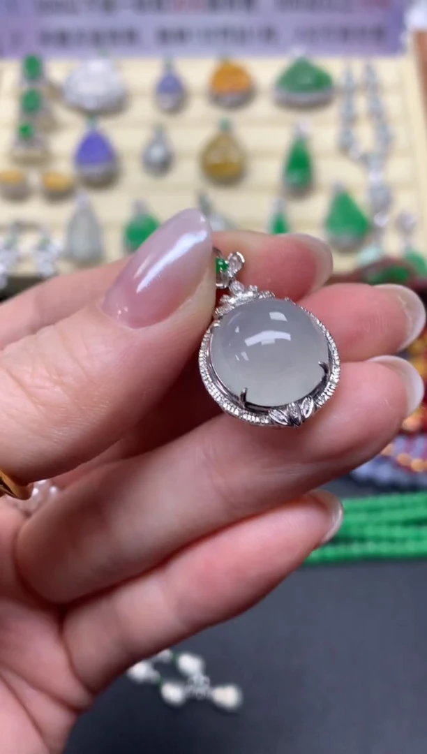 【闪购商品】翡翠吊坠(不含链)18K金镶嵌吊坠|2700+270