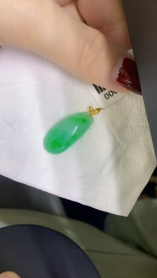 颈饰18K金镶嵌翡翠缅甸天然翡翠A货