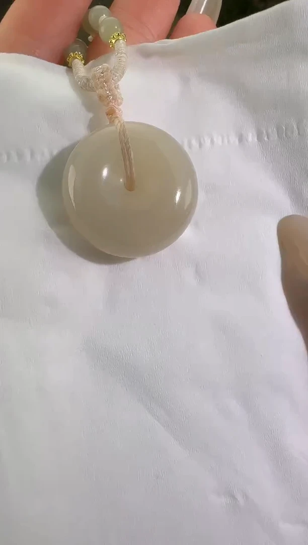 和田玉未镶嵌颈饰扣 p