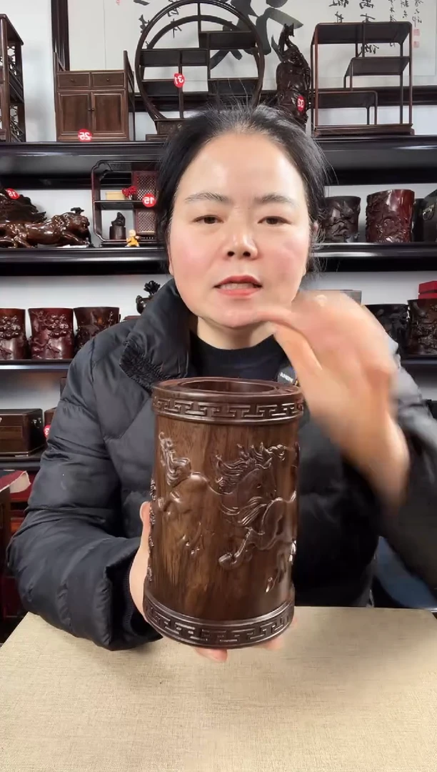 木大马笔筒老李红木工艺品