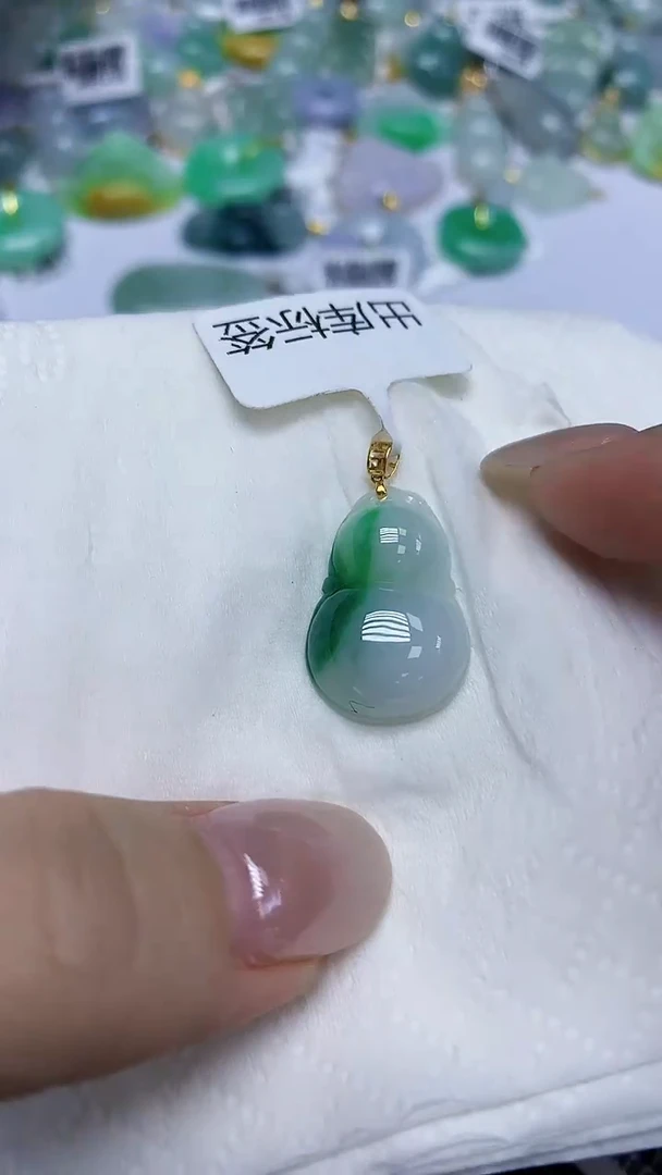 翡翠18K金镶嵌颈饰天然缅甸翡翠A货